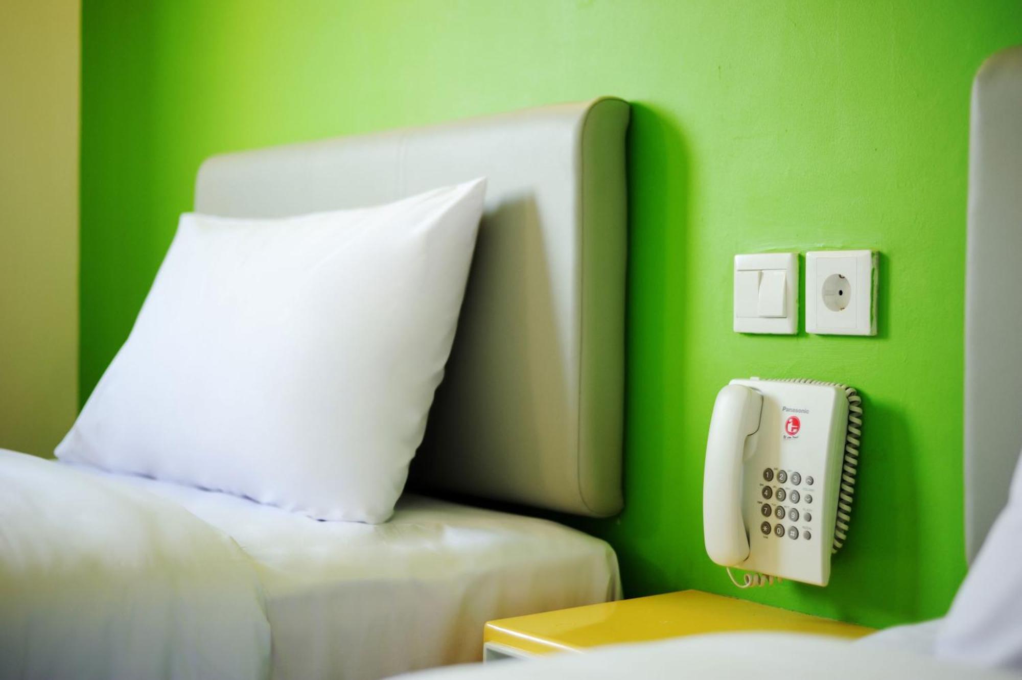 Amaris Hotel Ponorogo Номер фото